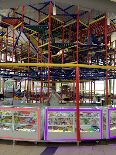 DISCOVERY ZONE